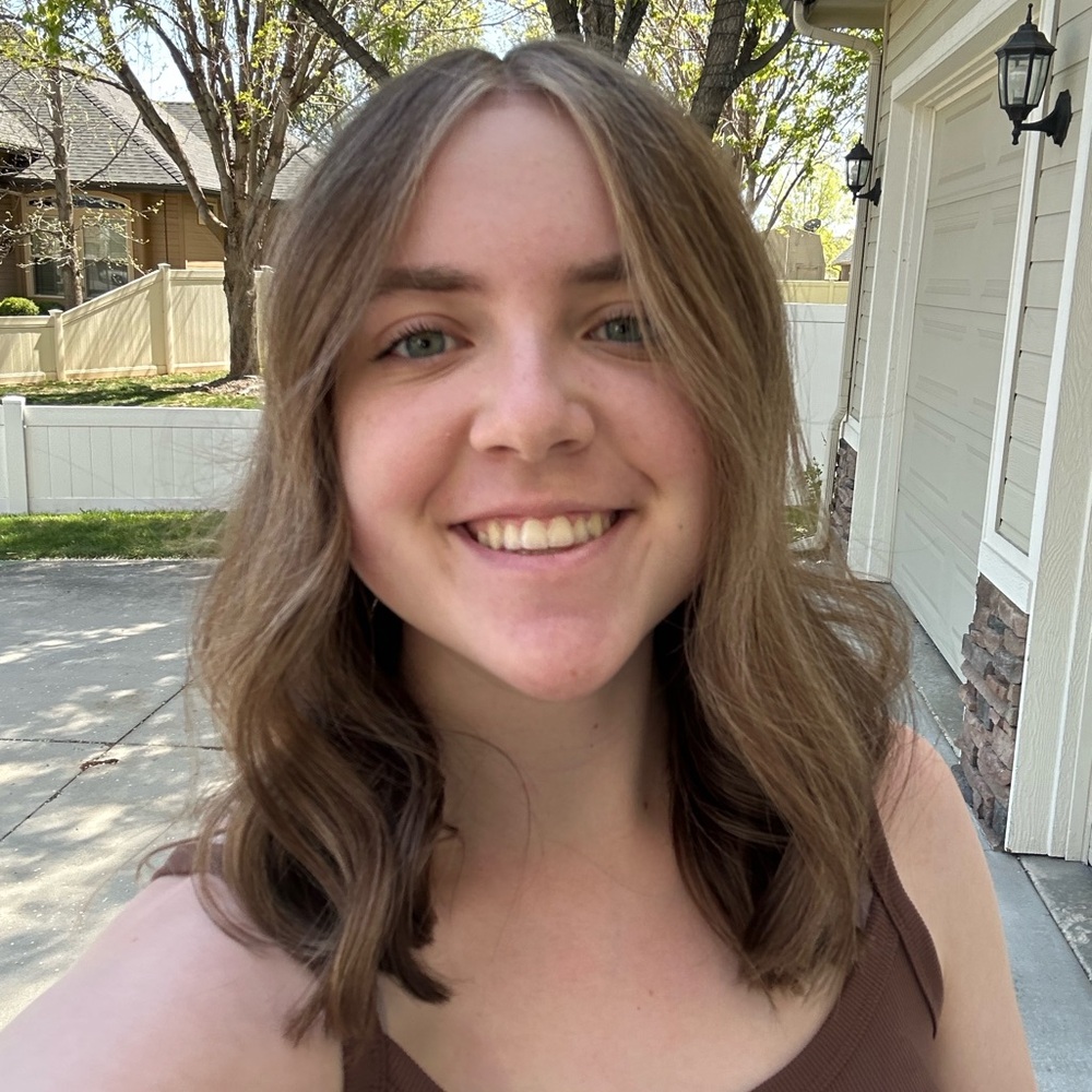 Hi I’m Audrey! Just a girl who loves fashion and is saving up for her future :)